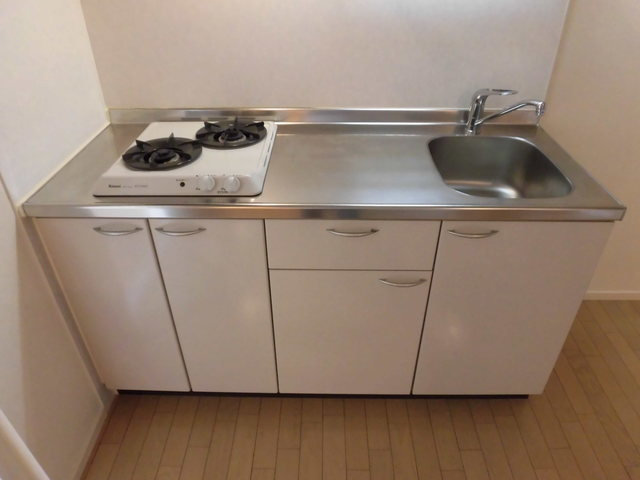 メゾン静のキッチン|使いやすいシステムキッチン（別部屋参考写真）