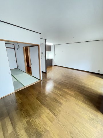 ルミエール六甲の居間・リビング