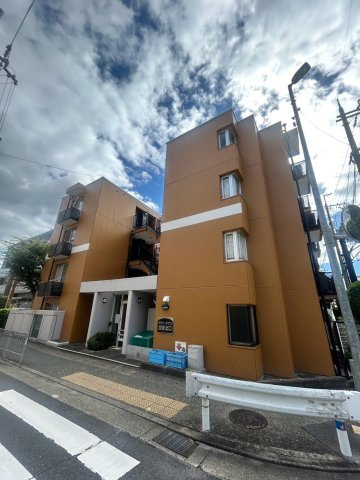 ダイドーメゾン西宮北口の外観