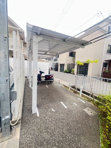 ワコーレザ・夙川ファーストの駐車場