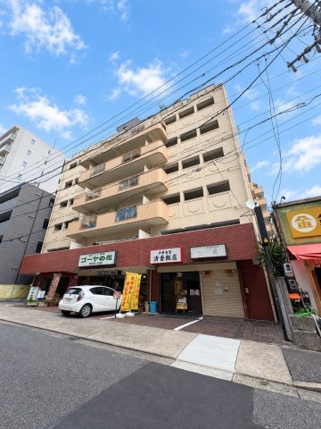 丸美タウンマンション伊勢山の外観|1階に店舗が入る、街なかの便利なマンションです！