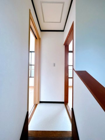 仲介手数料不要　カチタス菊池市泗水町永　内外装リフォーム済3LDK【泗水東小・泗水中】の内装|2階廊下
