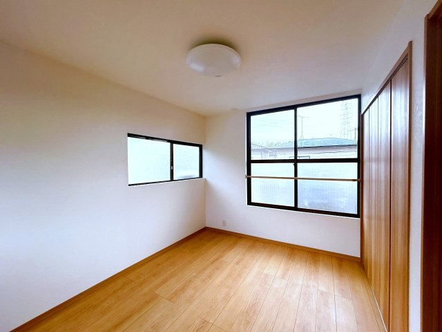 仲介手数料不要　カチタス菊池市泗水町永　内外装リフォーム済3LDK【泗水東小・泗水中】の洋室|2階洋室約4.5帖：和室から洋室に変更