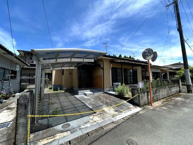 仲介手数料不要　カチタス菊池市泗水町永　549万円平屋3DK【泗水小・泗水中】の外観|外観：平屋、カーポート付き