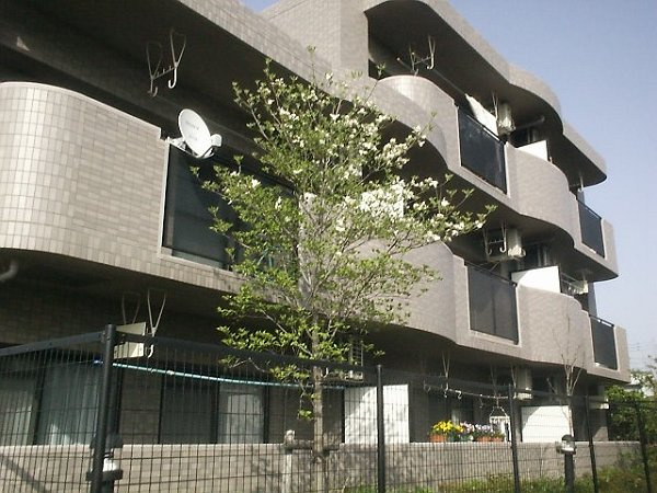 ファミーユすなごＢの外観