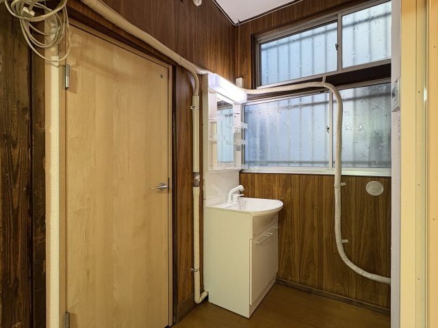 王子町3丁目貸家の洗面所