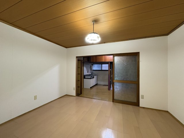王子町3丁目貸家の洋室