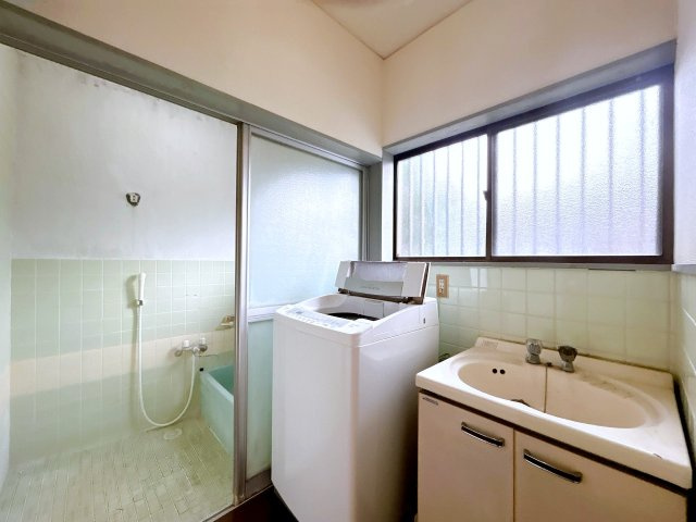 仲介手数料不要　カチタス菊池市泗水町永　749万円角地4DK【泗水東小・泗水中】の独立洗面台|脱衣所