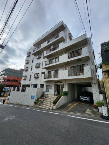 カーサー・ウチノの外観