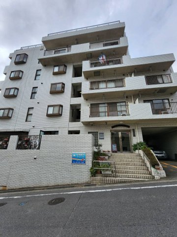 カーサー・ウチノの外観