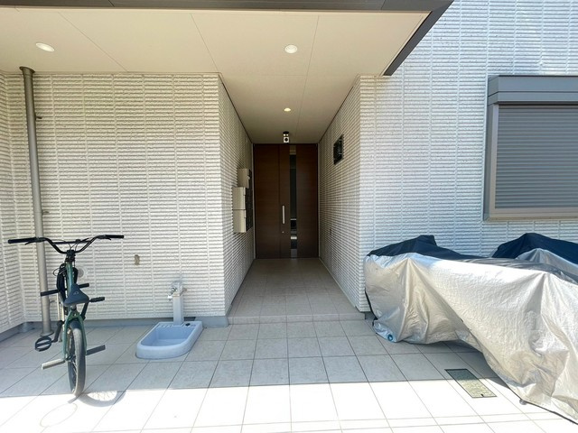 Ｖｉｌｌａ　Ｓａｕｄａｄｅのエントランス|★オートロック付きエントランス★