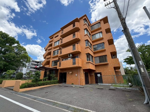 シュロス五月山Ⅰの外観