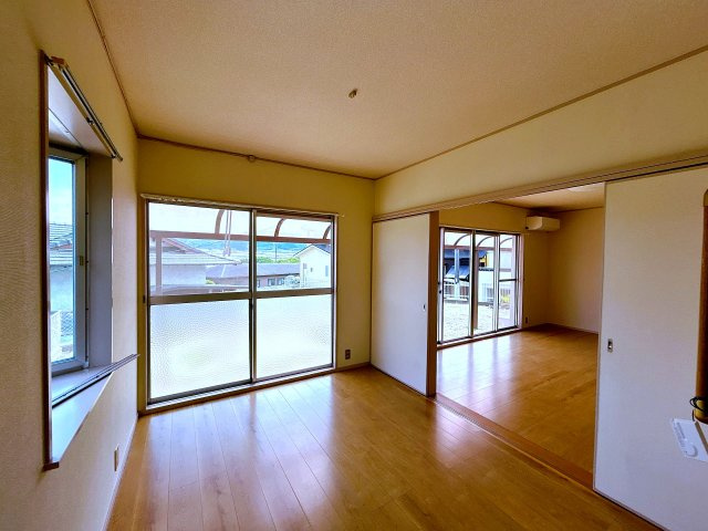 仲介手数料不要　カチタス北区植木町大和　積水ハウス施工4LDK土地86坪【菱形小・鹿南中】の居間・リビング|リビング：南側の大きな窓