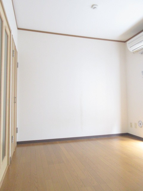 松好ビルの洋室|キレイなお部屋です