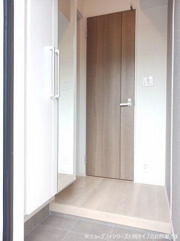 セントラル　フィールド　福居の玄関|収納もある玄関です
