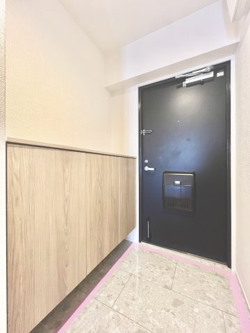 梅津グランドハイツの玄関|収納もある玄関です