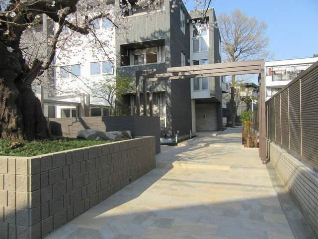 CASA DE ARCE 浦和 さくらのエントランス|★物件へのアプローチ★