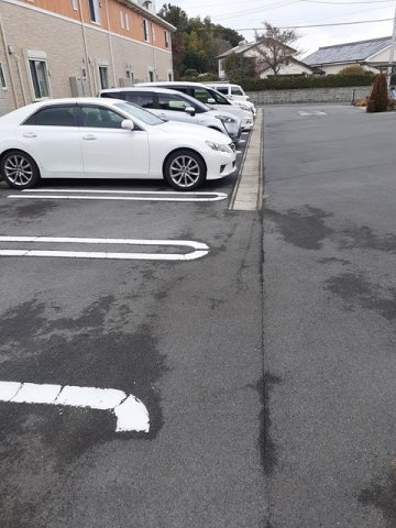 グレイスヒル弐番館の駐車場