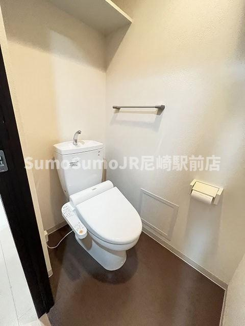 尼崎市潮江５丁目の賃貸マンションのトイレ|コンパクトで使いやすいトイレです