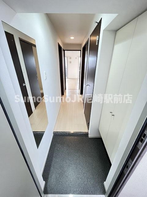 尼崎市潮江５丁目の賃貸マンションの玄関|きれいな玄関です