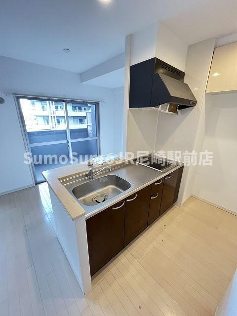 尼崎市潮江５丁目の賃貸マンションのキッチン|きれいなキッチンです