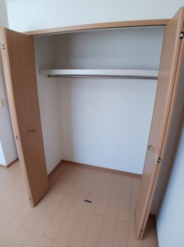 ピュア・トーンの収納|こまごまとしたものを収納できそうですね
