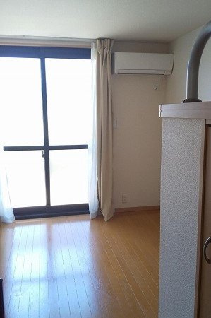 レオパレスグリーンハイム南の居間・リビング|使いやすい居間です