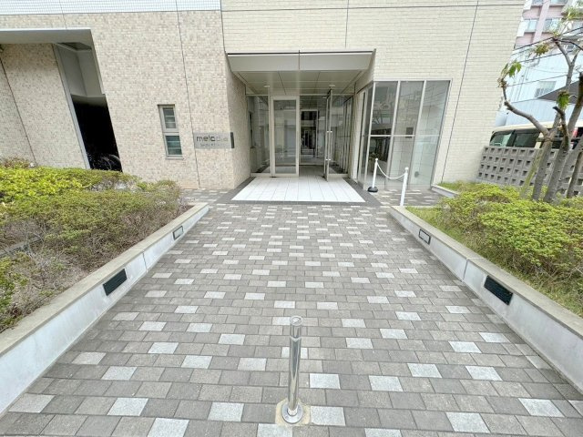 メロディア新北野のエントランス