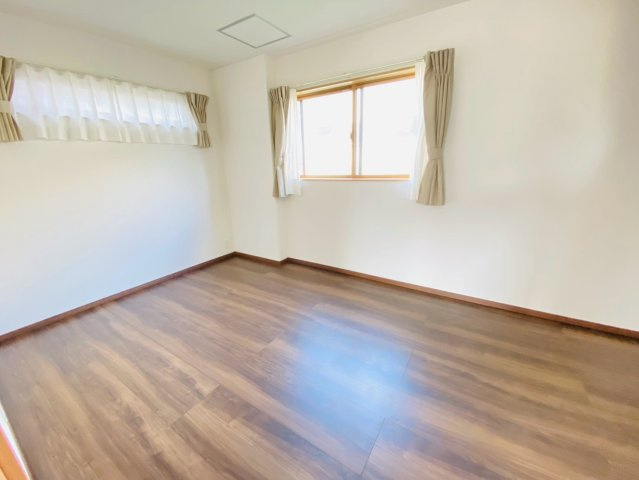 大津町/貸戸建/5LDKの洋室
