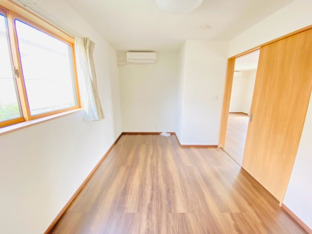 大津町/貸戸建/5LDKの洋室