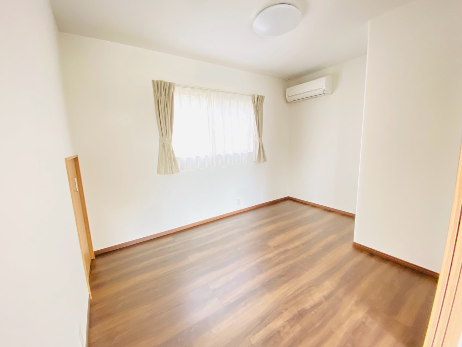 大津町/貸戸建/5LDKの洋室