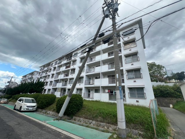 垂水上高丸住宅Ａ棟の外観