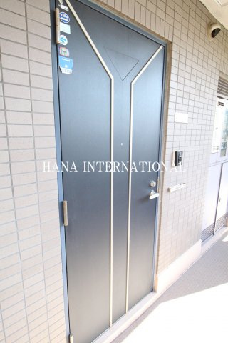 ハイブリッジＦの玄関