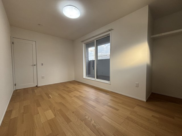 山川町新築戸建ての洋室