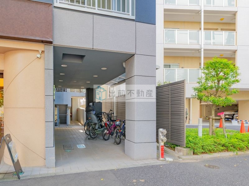グローブシティ本駒込のエントランス