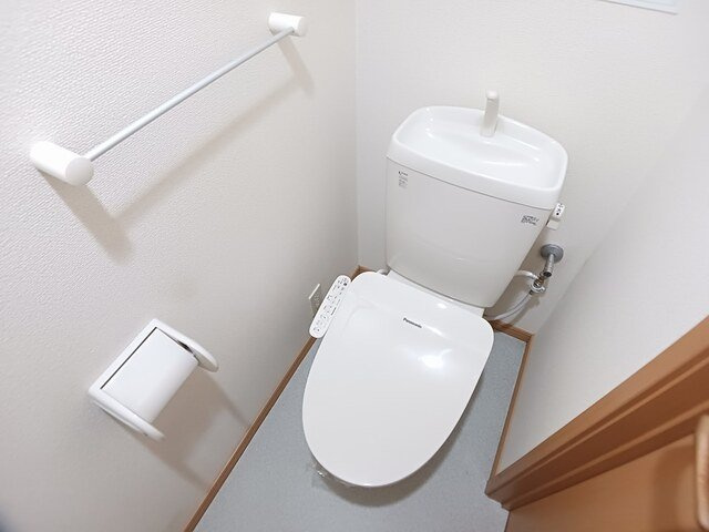 クリザンテーム　Ⅰのトイレ|清潔感のあるトイレです