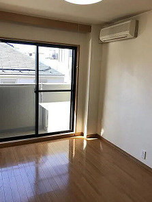 ルーブル上池台１番館の居間・リビング