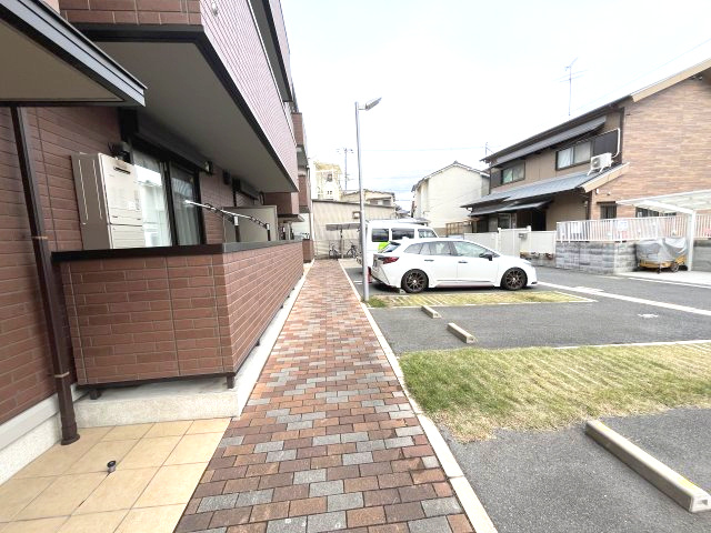 コンフォートYFの駐車場