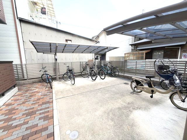 コンフォートYFの駐車場