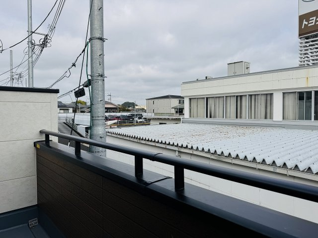 八王子市　並木町　新築一戸建てのバルコニー|～リビングから出入り可能なバルコニー～