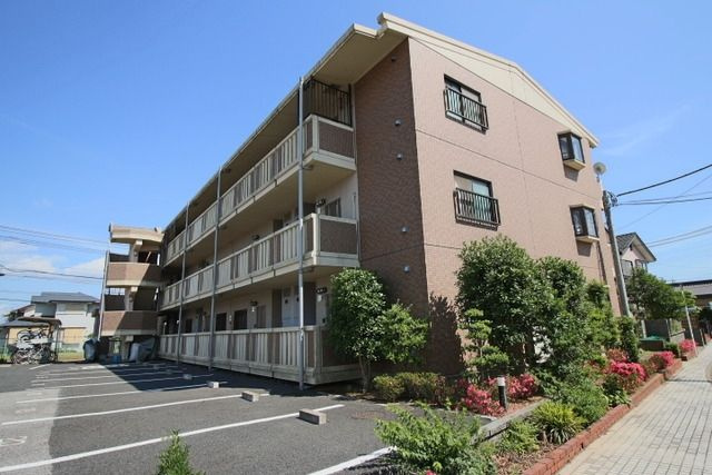 フルーエント芝山の外観