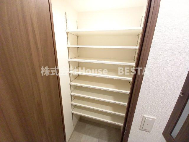エステムコート三宮EASTⅤルシーダの収納