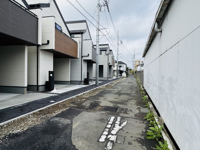 八王子市　並木町　新築一戸建ての前面道路含む現地写真|～北東側4ｍに面しています～