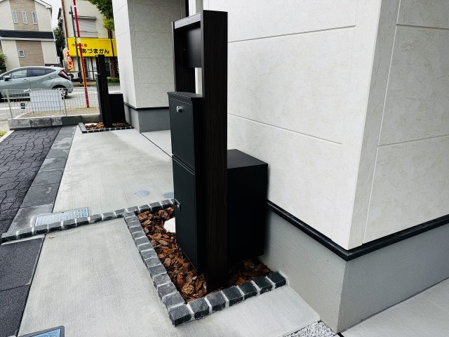 八王子市　並木町　新築一戸建ての設備|～不在時の荷物受け取りに大変便利な宅配BOX～
