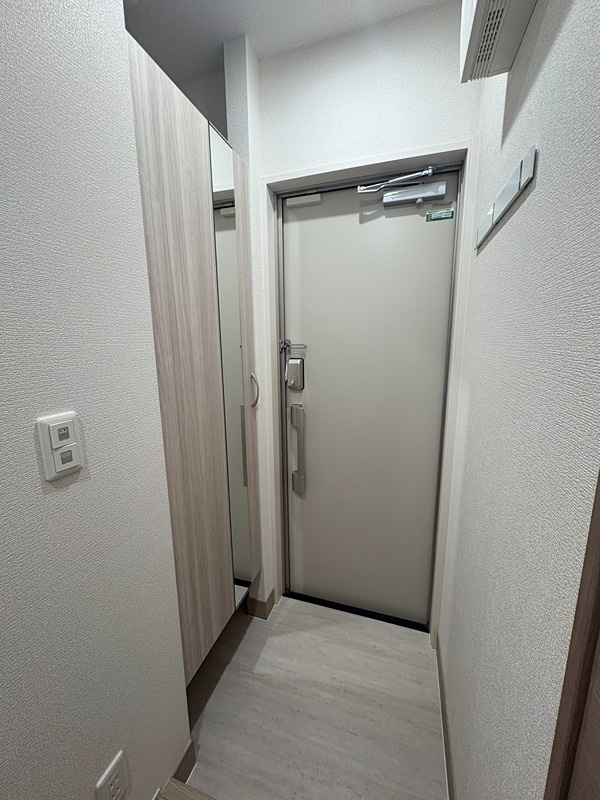 Ｄ－ＲＯＯＭ国立Ⅰ の玄関