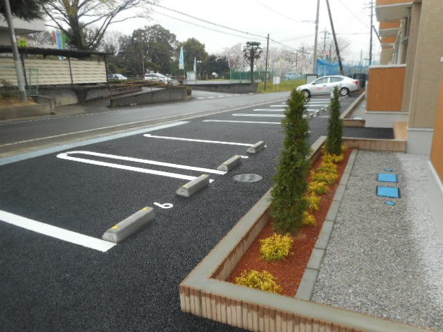 ヴィラニシューラの駐車場