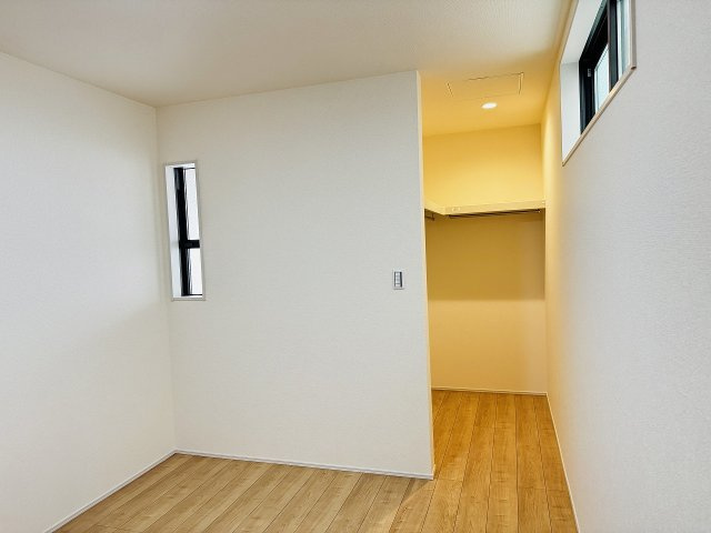 八王子市　並木町　新築一戸建ての収納|～オープンタイプのウォークインクローゼットでお荷物がスッキリ収まります～