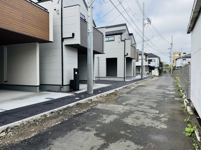 八王子市　並木町　新築一戸建ての前面道路含む現地写真|～北東側4ｍに面しています～
