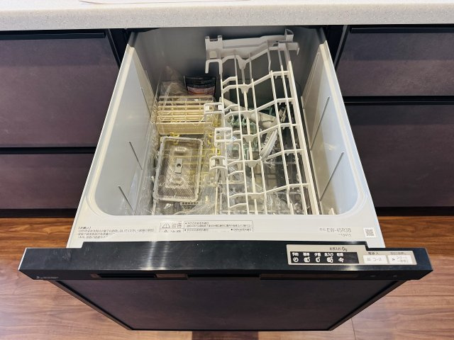 八王子市　並木町　新築一戸建ての設備|～食洗機付き　食事後の食器洗いはお任せ、家族でゆっくりとくつろげます～