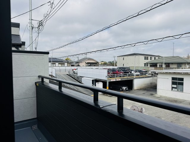 八王子市　並木町　新築一戸建てのバルコニー|～リビングから出入り可能なバルコニー～